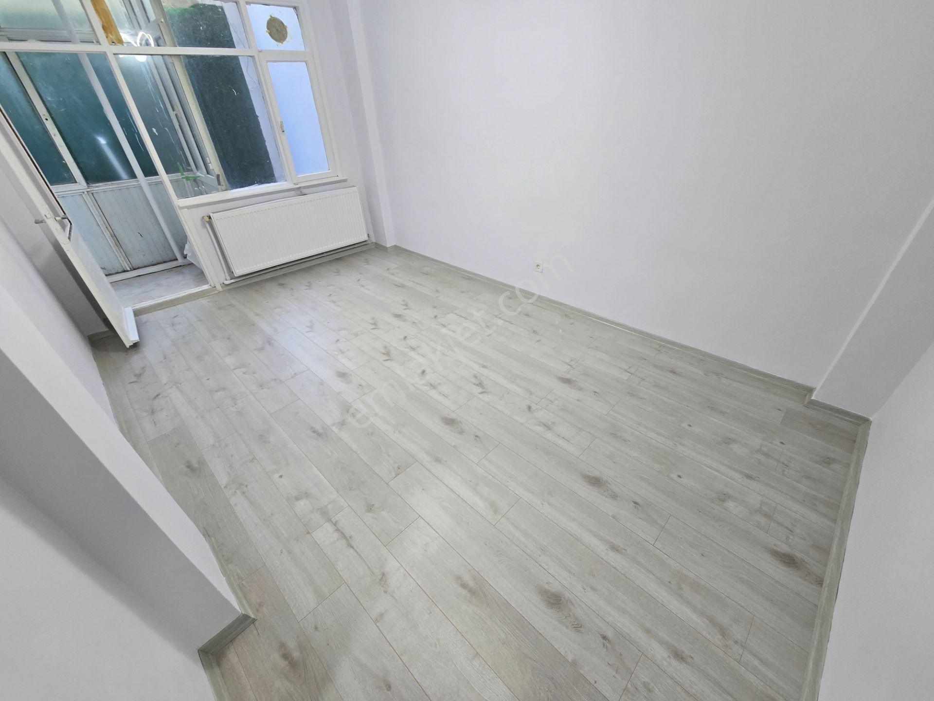 Deluxe 26 'dan Bağlarbaşı Metroya 10 Dk Balkonlu 2+1 75 M2 Daire - Görsel 5