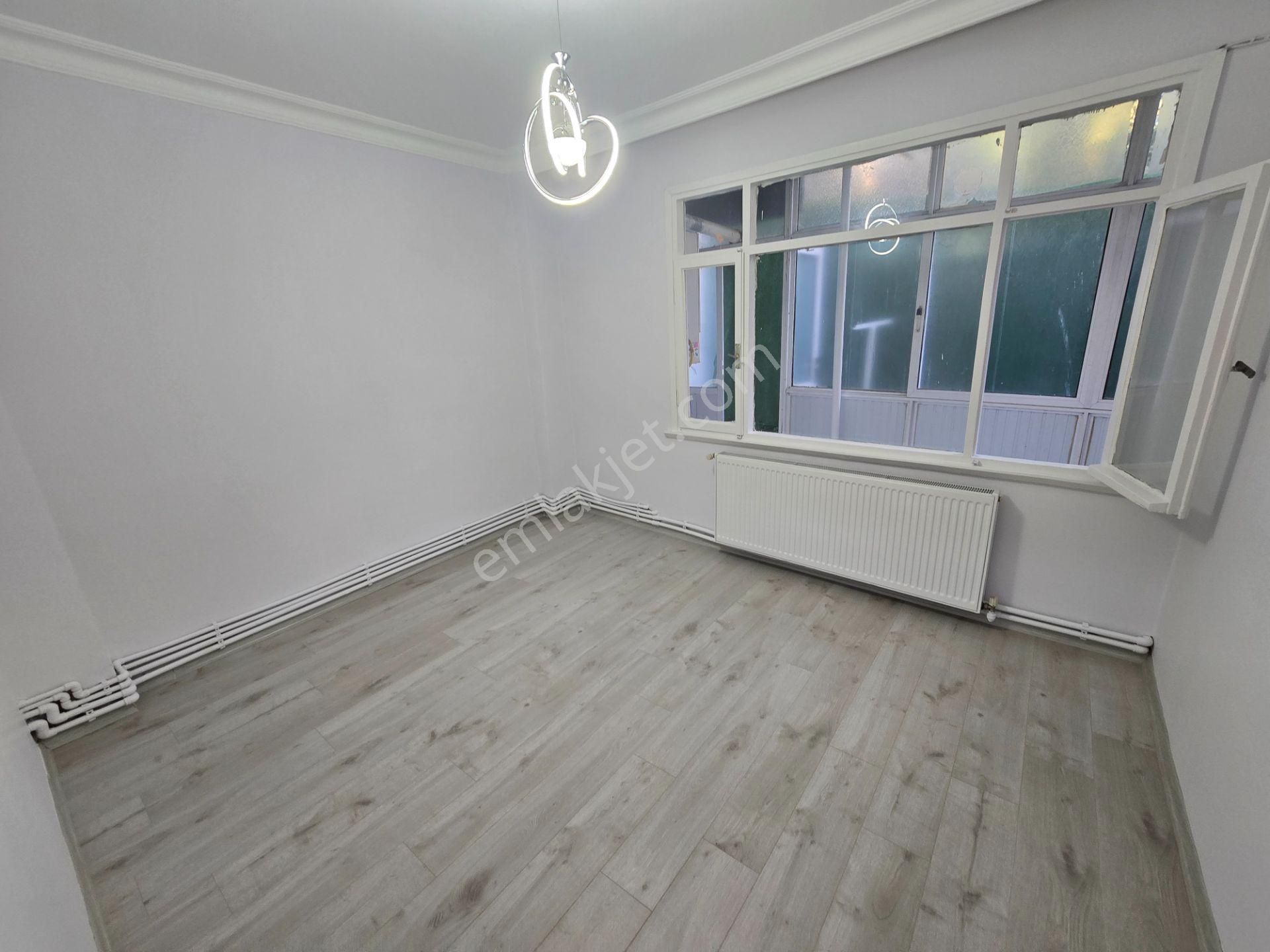 Deluxe 26 'dan Bağlarbaşı Metroya 10 Dk Balkonlu 2+1 75 M2 Daire - Görsel 15