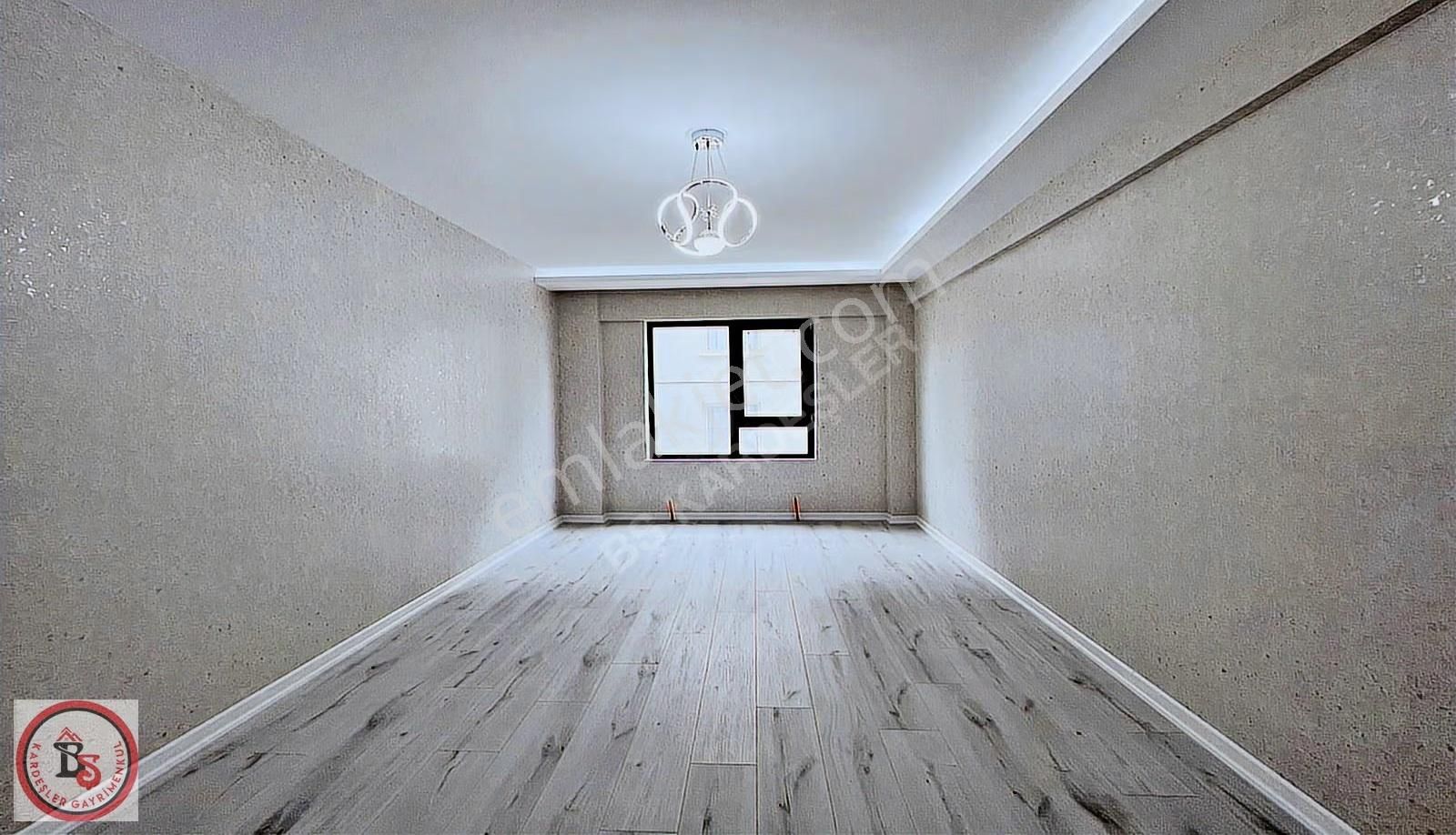 Keçiören'de 160 M2 Giyinme Odalı Ana Caddeye 1 Sk Masrafsız 4+1 - Görsel 24