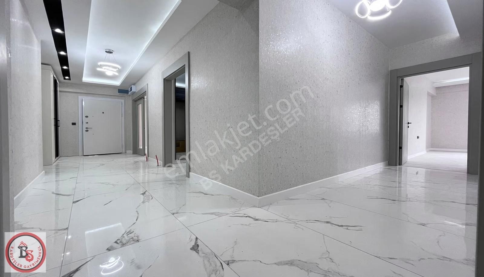 Keçiören'de 160 M2 Giyinme Odalı Ana Caddeye 1 Sk Masrafsız 4+1 - Görsel 20