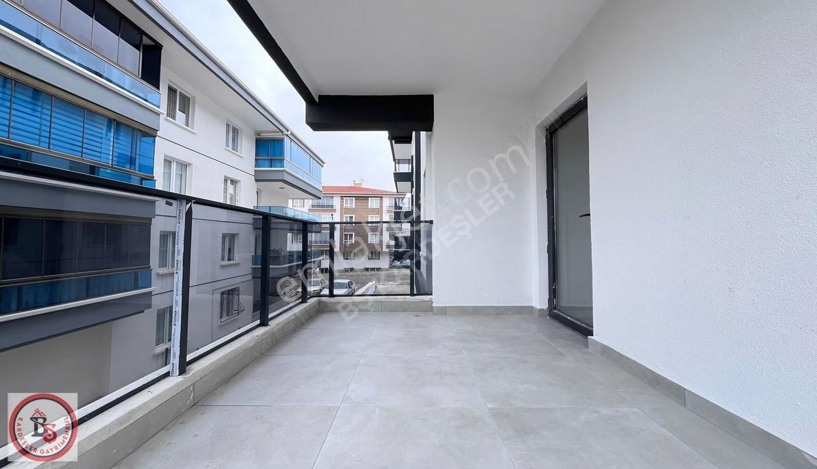 Keçiören'de 160 M2 Giyinme Odalı Ana Caddeye 1 Sk Masrafsız 4+1 - Görsel 11