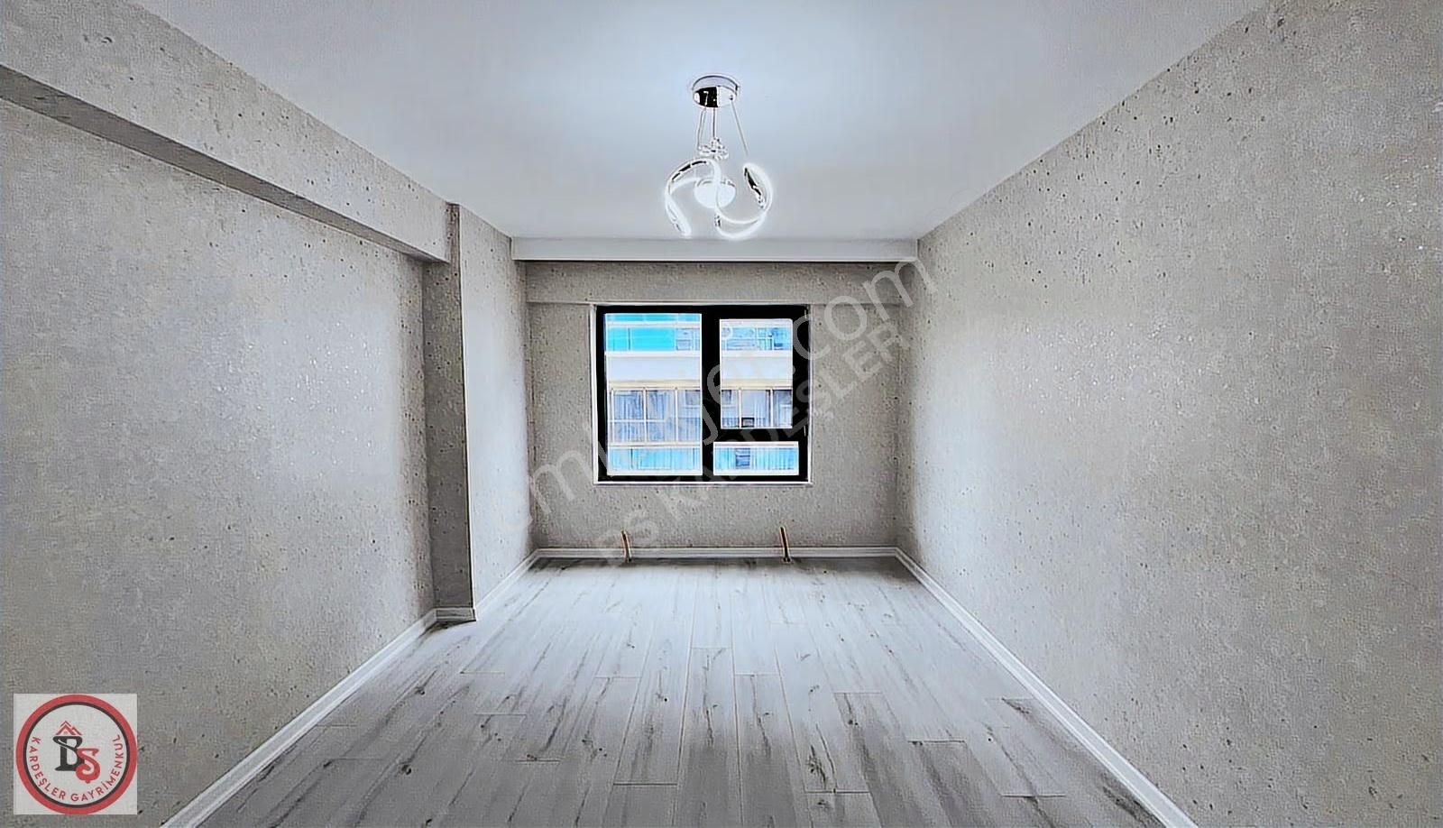 Keçiören'de 160 M2 Giyinme Odalı Ana Caddeye 1 Sk Masrafsız 4+1 - Görsel 32