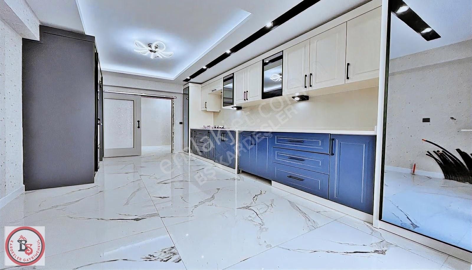 Keçiören'de 160 M2 Giyinme Odalı Ana Caddeye 1 Sk Masrafsız 4+1 - Görsel 7