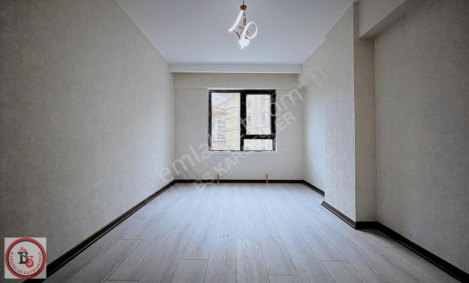 *bş*kardeşler'den Ana Caddeye 1sk Güney Cephe Katta Ön Cephe 3+1 - Görsel 13