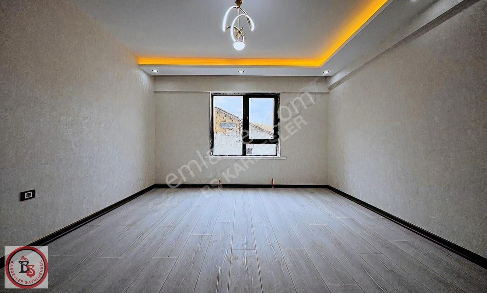 *bş*kardeşler'den Ana Caddeye 1sk Güney Cephe Katta Ön Cephe 3+1 - Görsel 29