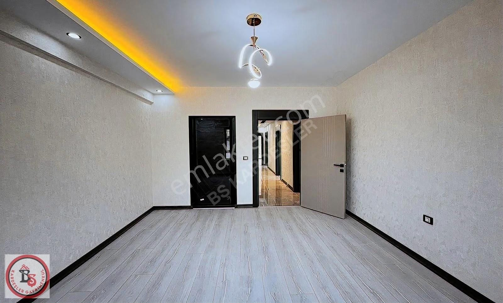 *bş*kardeşler'den Ana Caddeye 1sk Güney Cephe Katta Ön Cephe 3+1 - Görsel 16