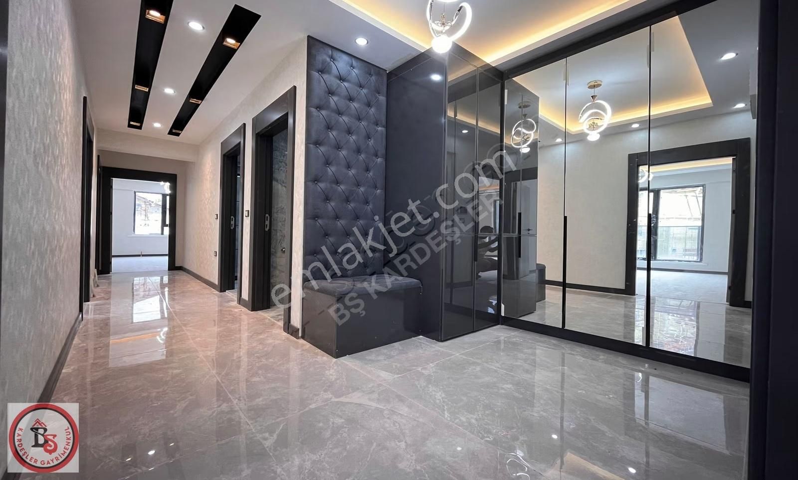 *bş*kardeşler'den Ana Caddeye 1sk Güney Cephe Katta Ön Cephe 3+1 - Görsel 20