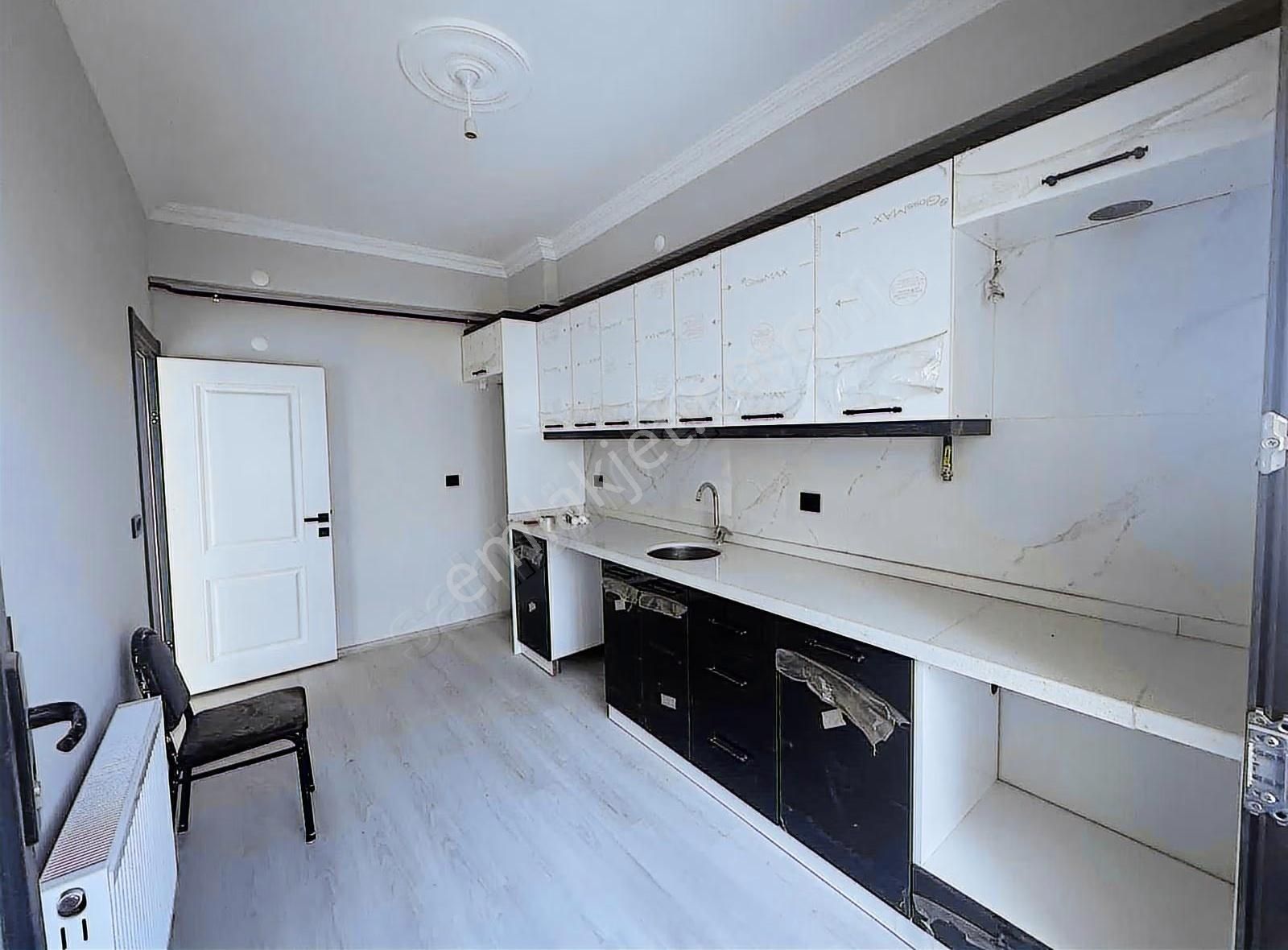 Tema Emlaktan Altınova Mah Deniz Manzaralı Kiralık 2+1 Daire - Görsel 18