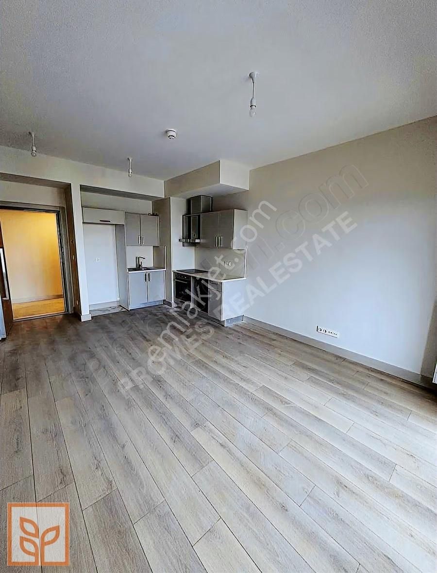 Modern Yaka Yetkili Kiralama Ofisinden Yüksek Kat 1+1 Kiralık - Görsel 7