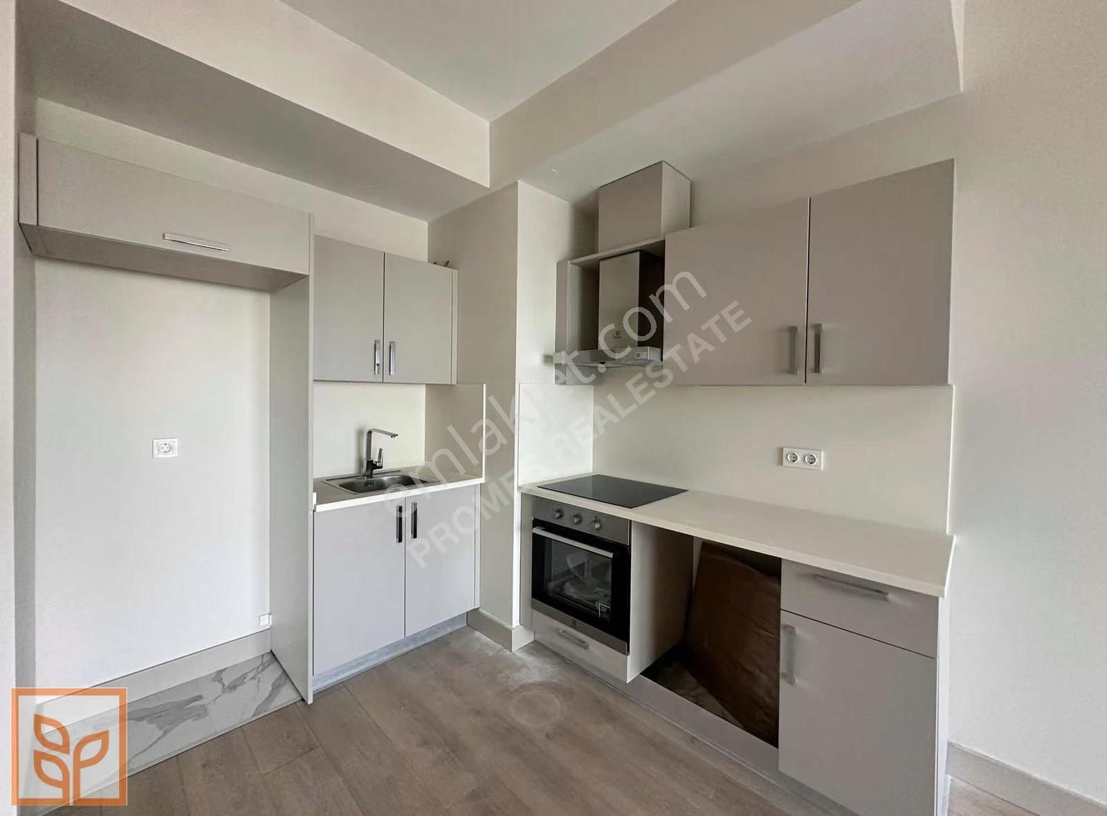 Modern Yaka Yetkili Kiralama Ofisinden Yüksek Kat 1+1 Kiralık - Görsel 2