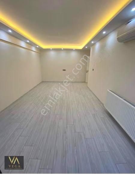 Muradiye Villalar Bölgesinde 2+1 Kapalı Mutfak Site İçi Daire - Görsel 4