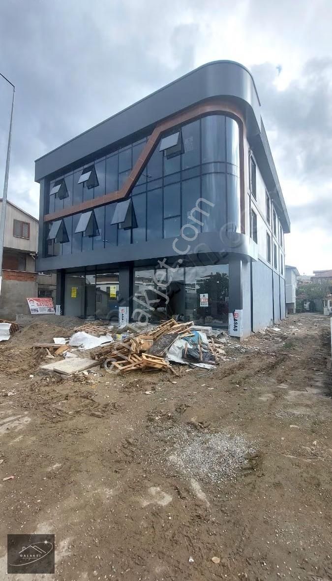 Yazlık Merkezi Konum 2+1 Satılık Ofis