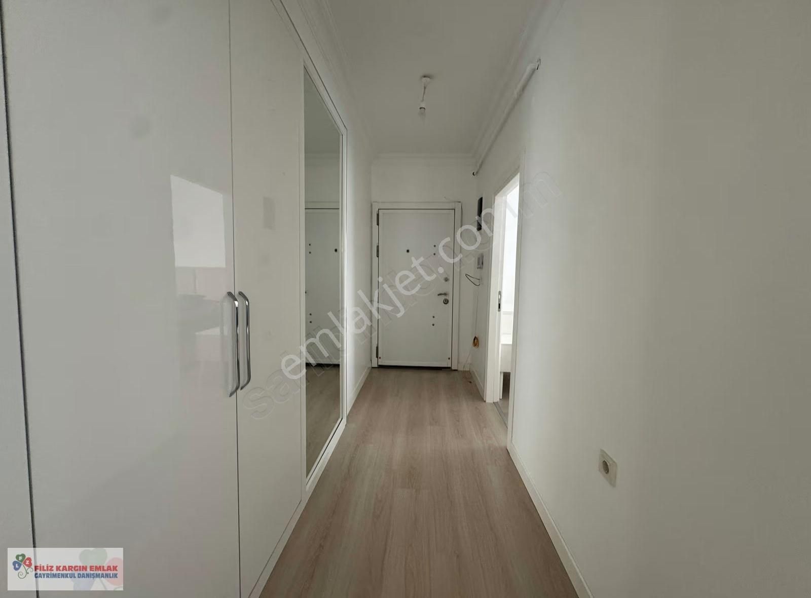 Filiz Kargında Bağcılar Meydan Da Sitede Eşyalı Kiralık Daire - Görsel 19
