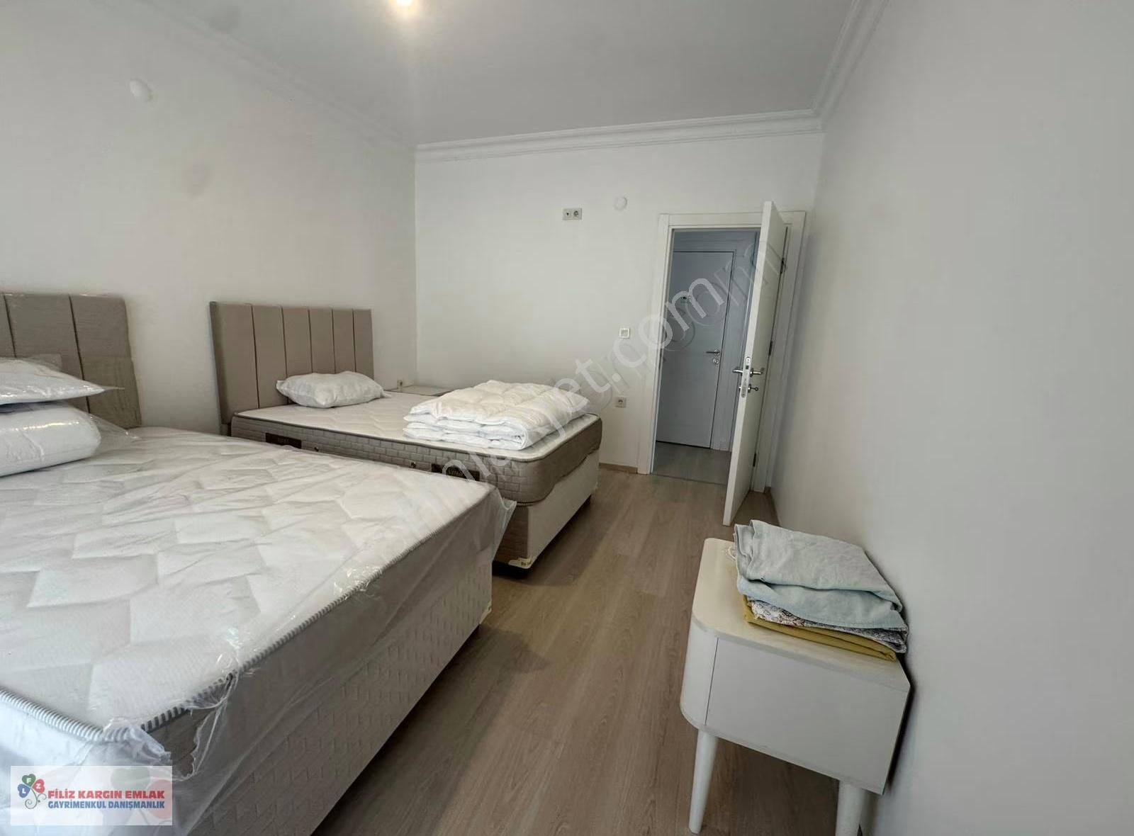 Filiz Kargında Bağcılar Meydan Da Sitede Eşyalı Kiralık Daire - Görsel 24