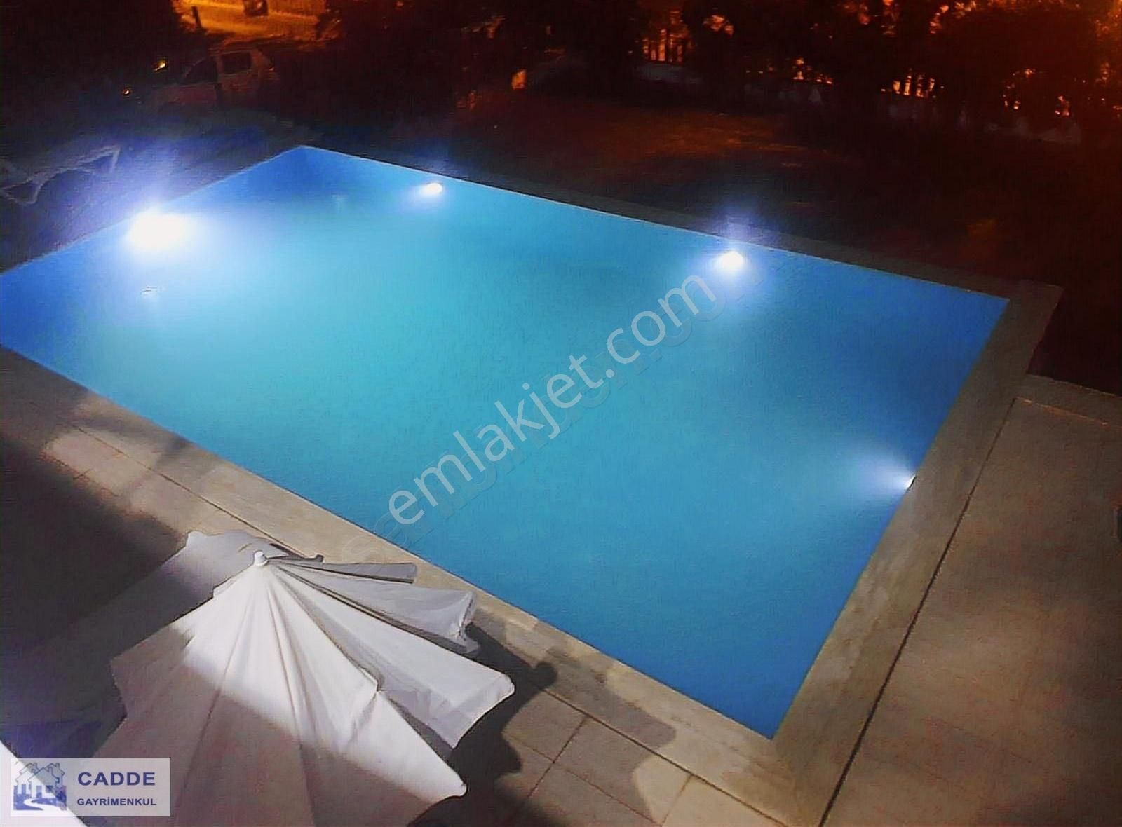 Özel Havuzlu Manzaralı Eşyalı Kilimalı 5+2 İki Tapulu Villa - Görsel 16