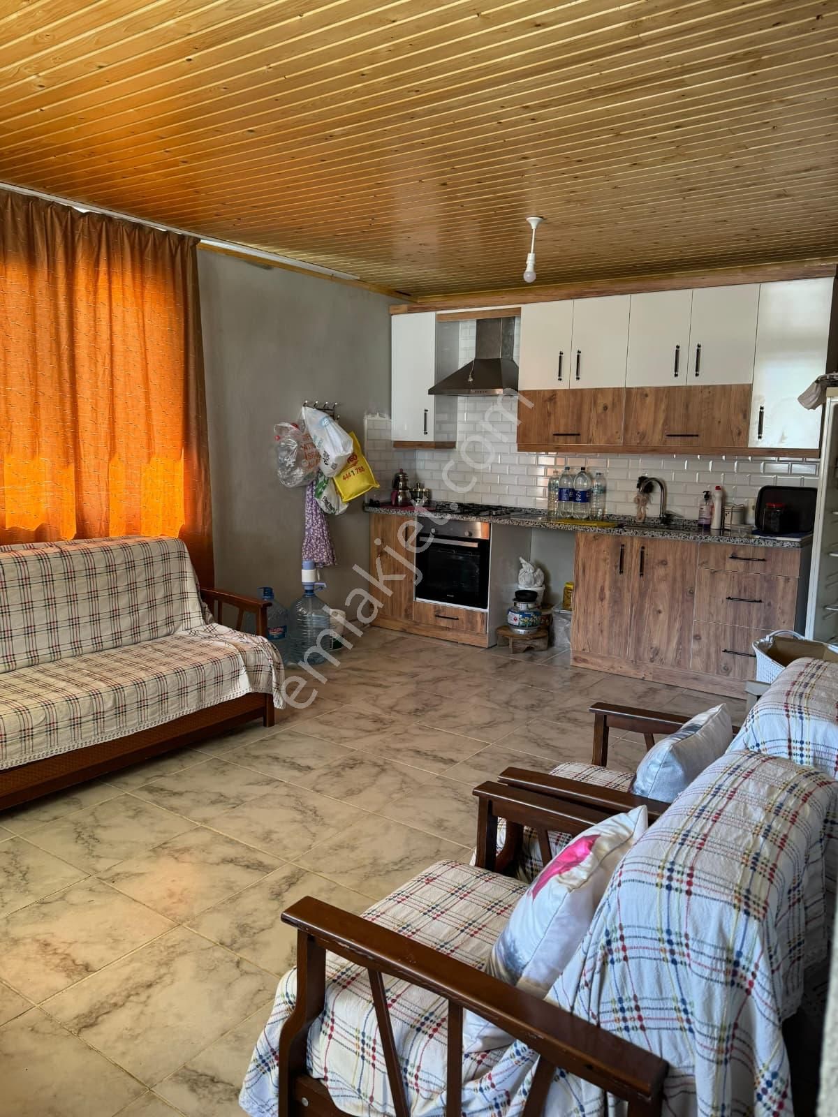 Kozan Gayrimenkulden Göllerde 620mt2 İçinde Ev Ve Arsa - Görsel 5