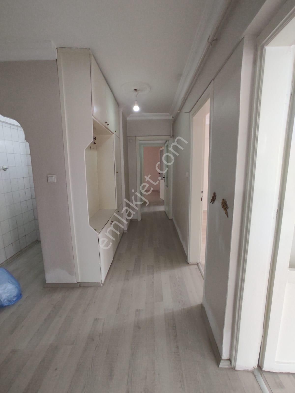 Ender Uysal Gayrimenkulden Satılık Fesleğen De 3+1 Balkonlu Çok Geniş Daire.. - Görsel 9