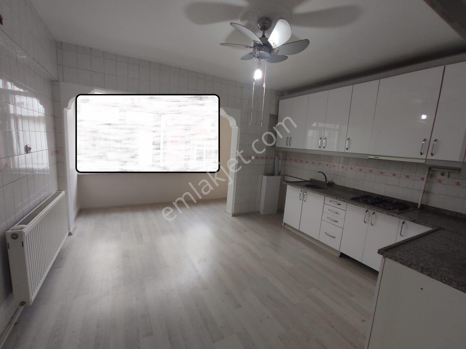 Ender Uysal Gayrimenkulden Satılık Fesleğen De 3+1 Balkonlu Çok Geniş Daire.. - Görsel 4