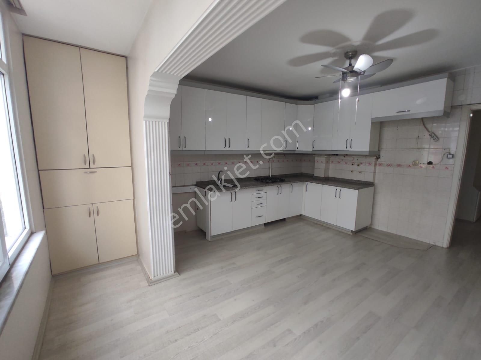 Ender Uysal Gayrimenkulden Satılık Fesleğen De 3+1 Balkonlu Çok Geniş Daire.. - Görsel 7