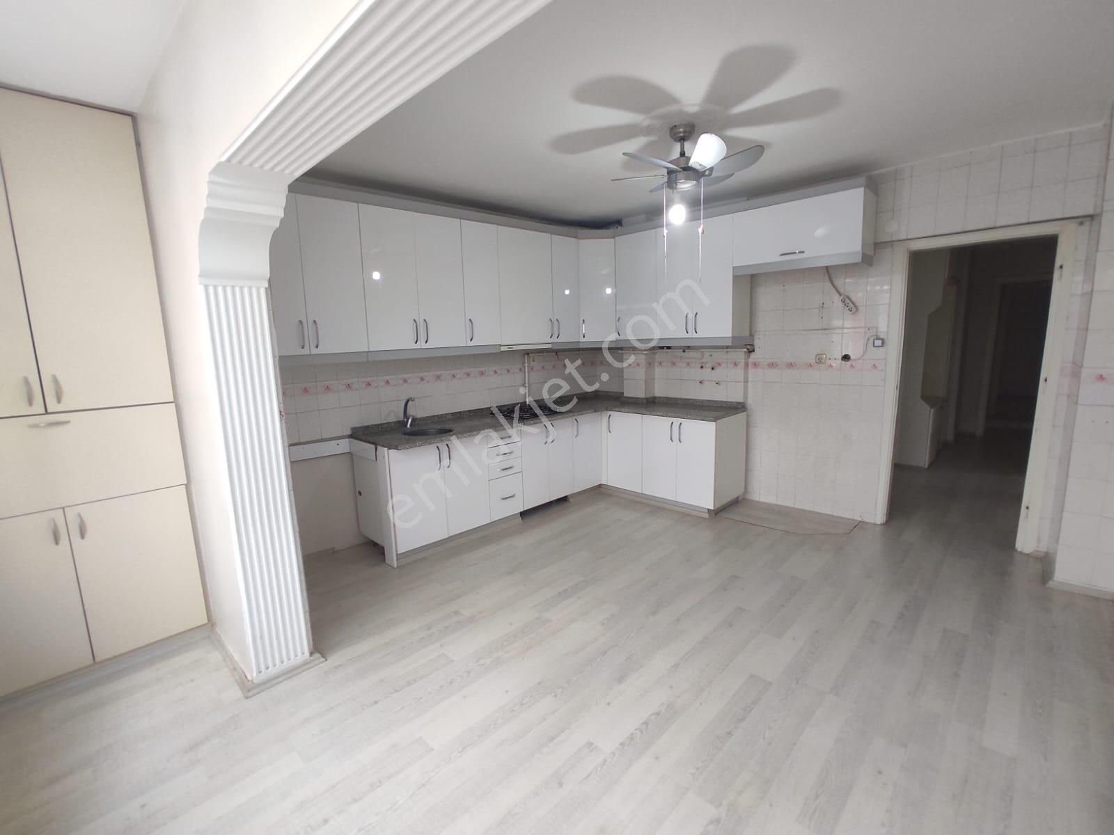 Ender Uysal Gayrimenkulden Satılık Fesleğen De 3+1 Balkonlu Çok Geniş Daire.. - Görsel 5