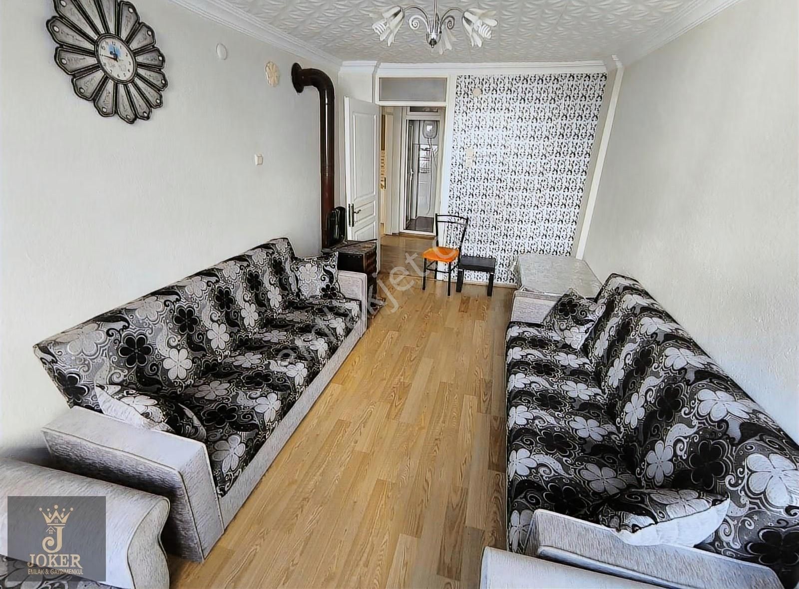 İhsaniye Mah. Satılık Sobalı Eşyalı 2+1 Daire(kargir Apt) - Görsel 11