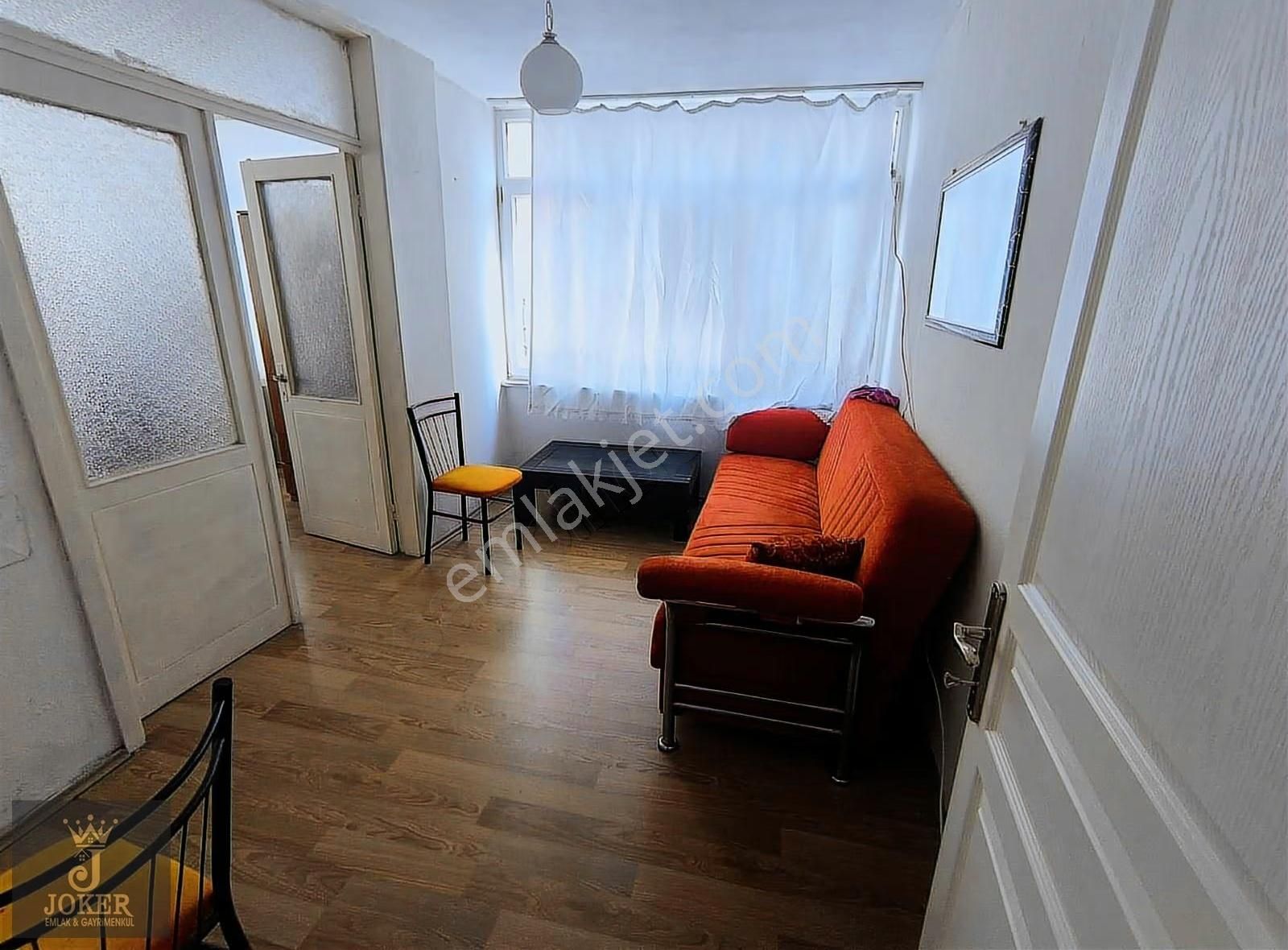 İhsaniye Mah. Satılık Sobalı Eşyalı 2+1 Daire(kargir Apt) - Görsel 9