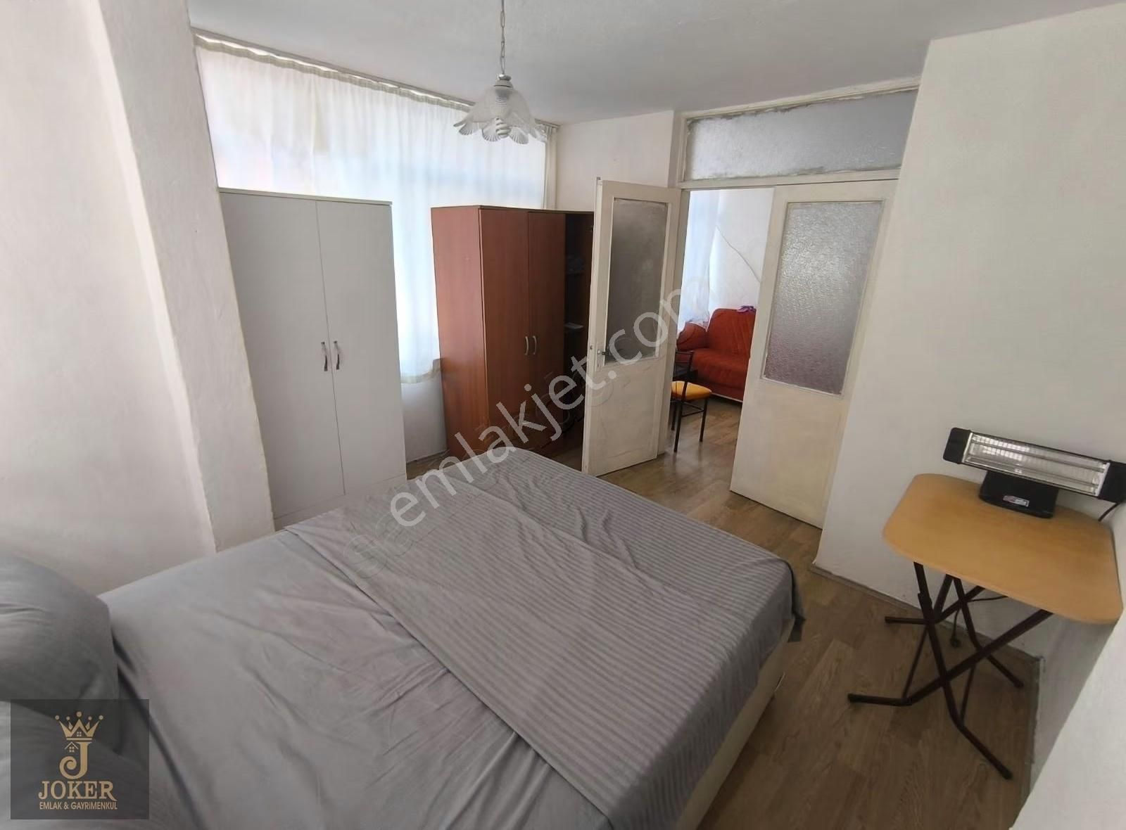 İhsaniye Mah. Satılık Sobalı Eşyalı 2+1 Daire(kargir Apt) - Görsel 4