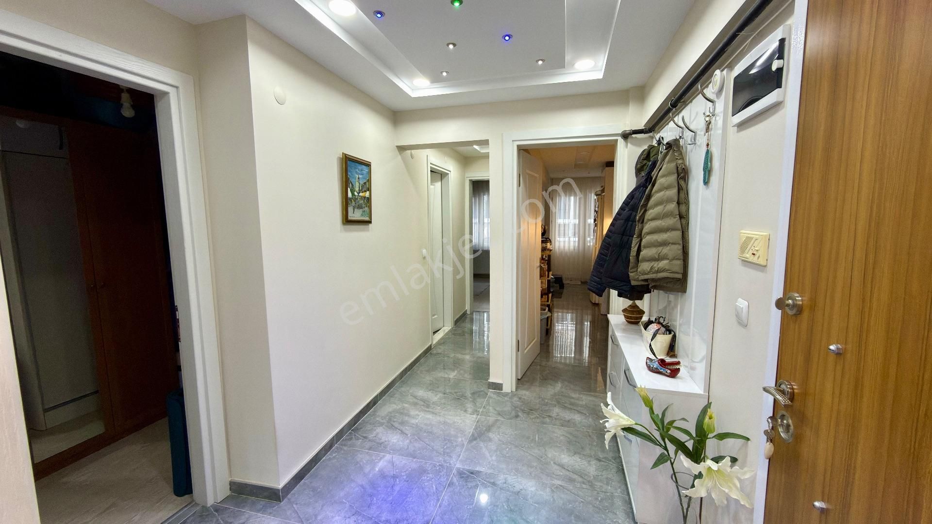 Göztepe’de Sahile 3 Dakika Masrafsız 2. Kat Satılık 2.5+1 Daire - Görsel 11