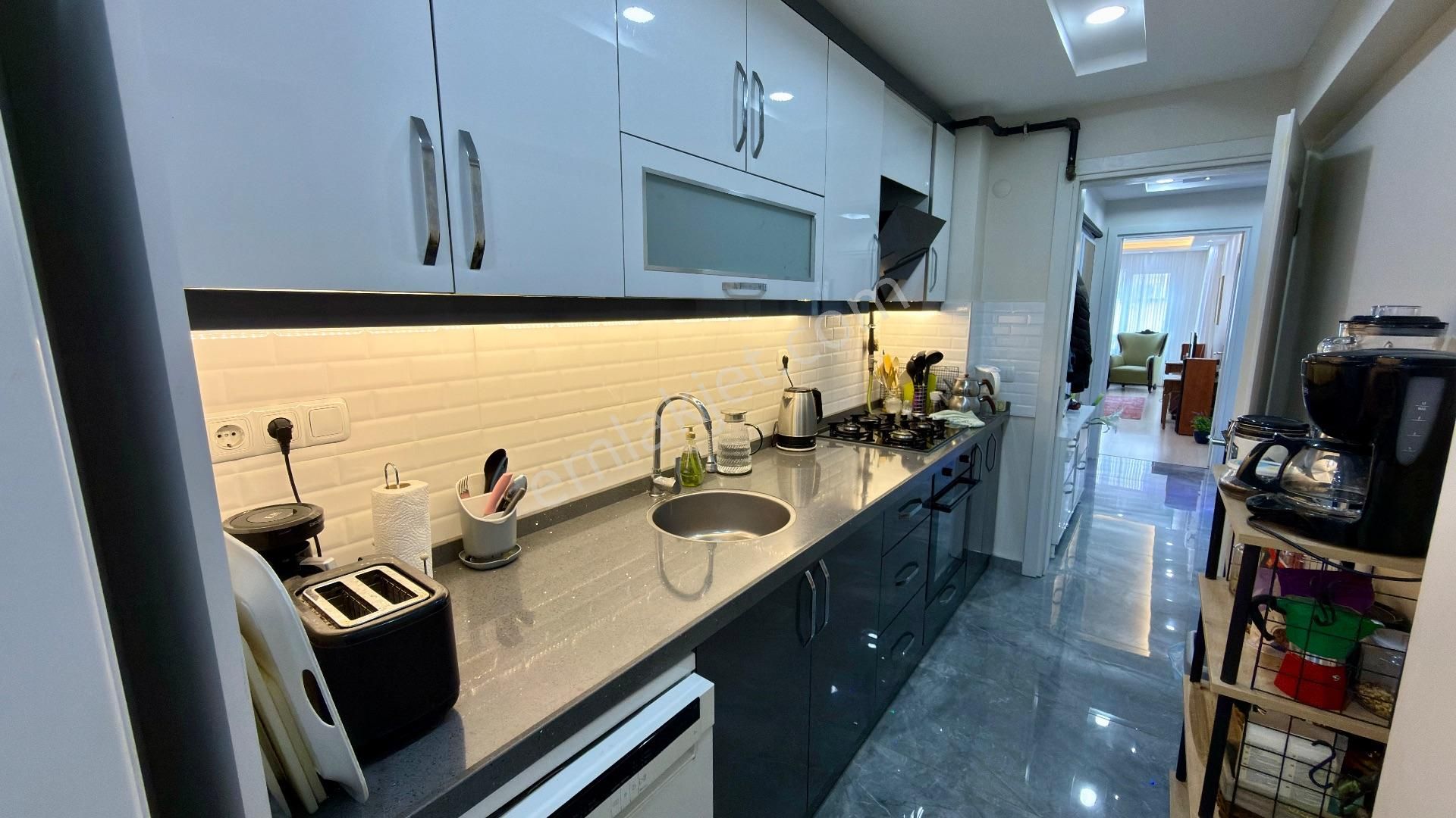 Göztepe’de Sahile 3 Dakika Masrafsız 2. Kat Satılık 2.5+1 Daire - Görsel 17