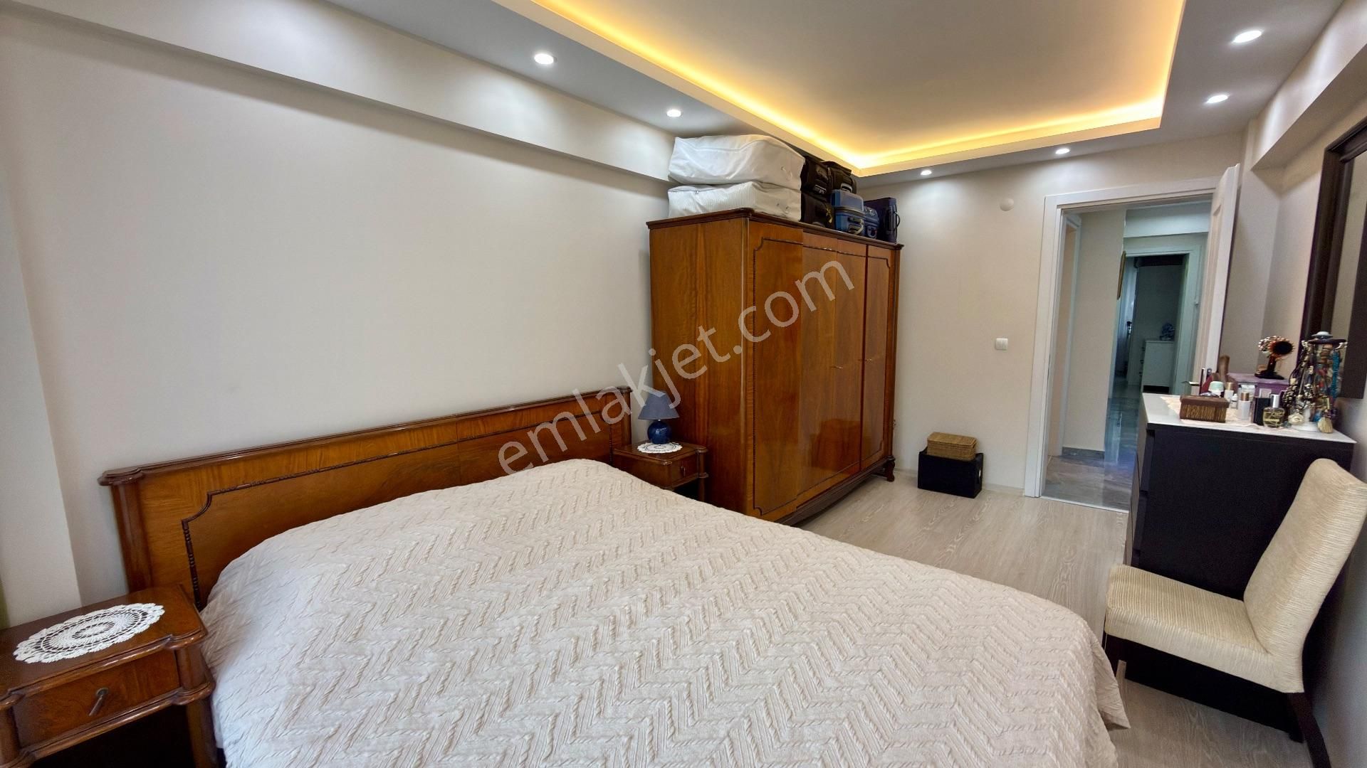 Göztepe’de Sahile 3 Dakika Masrafsız 2. Kat Satılık 2.5+1 Daire - Görsel 15