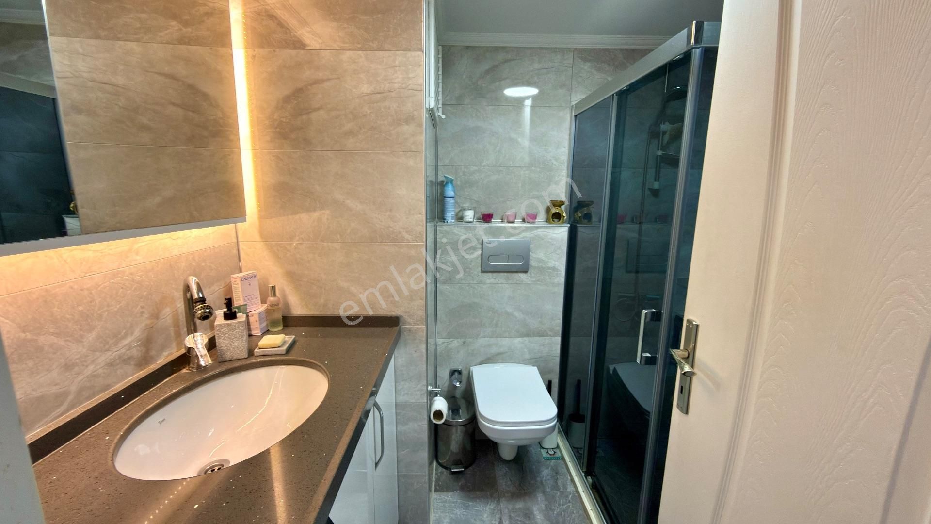 Göztepe’de Sahile 3 Dakika Masrafsız 2. Kat Satılık 2.5+1 Daire - Görsel 20