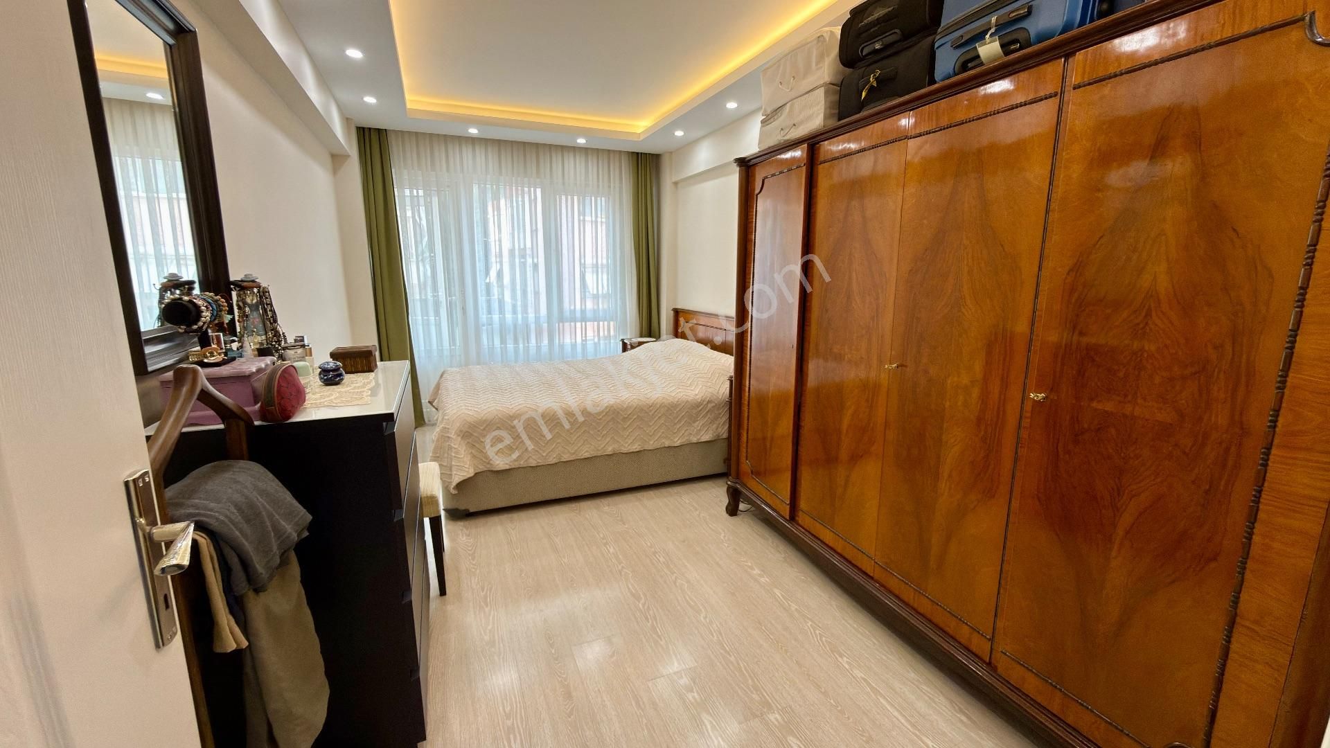 Göztepe’de Sahile 3 Dakika Masrafsız 2. Kat Satılık 2.5+1 Daire - Görsel 14