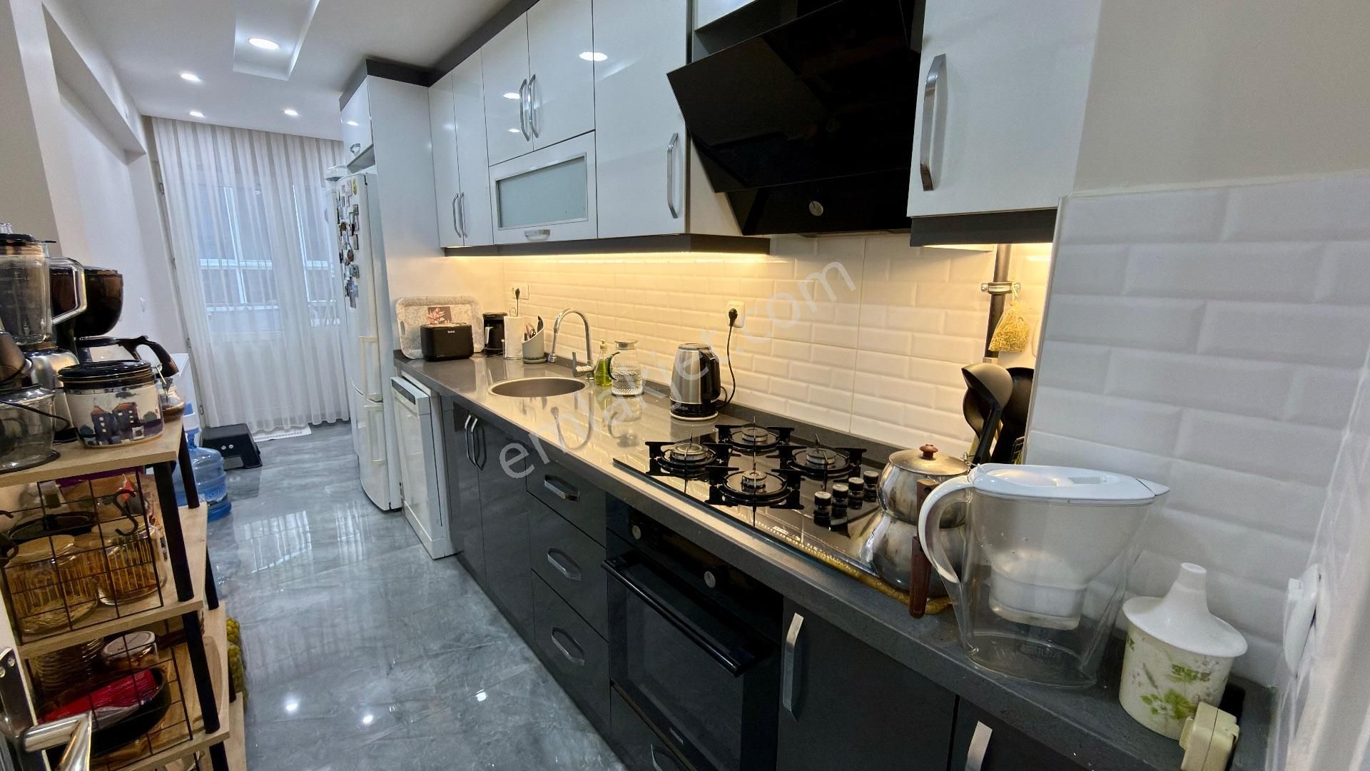 Göztepe’de Sahile 3 Dakika Masrafsız 2. Kat Satılık 2.5+1 Daire - Görsel 18