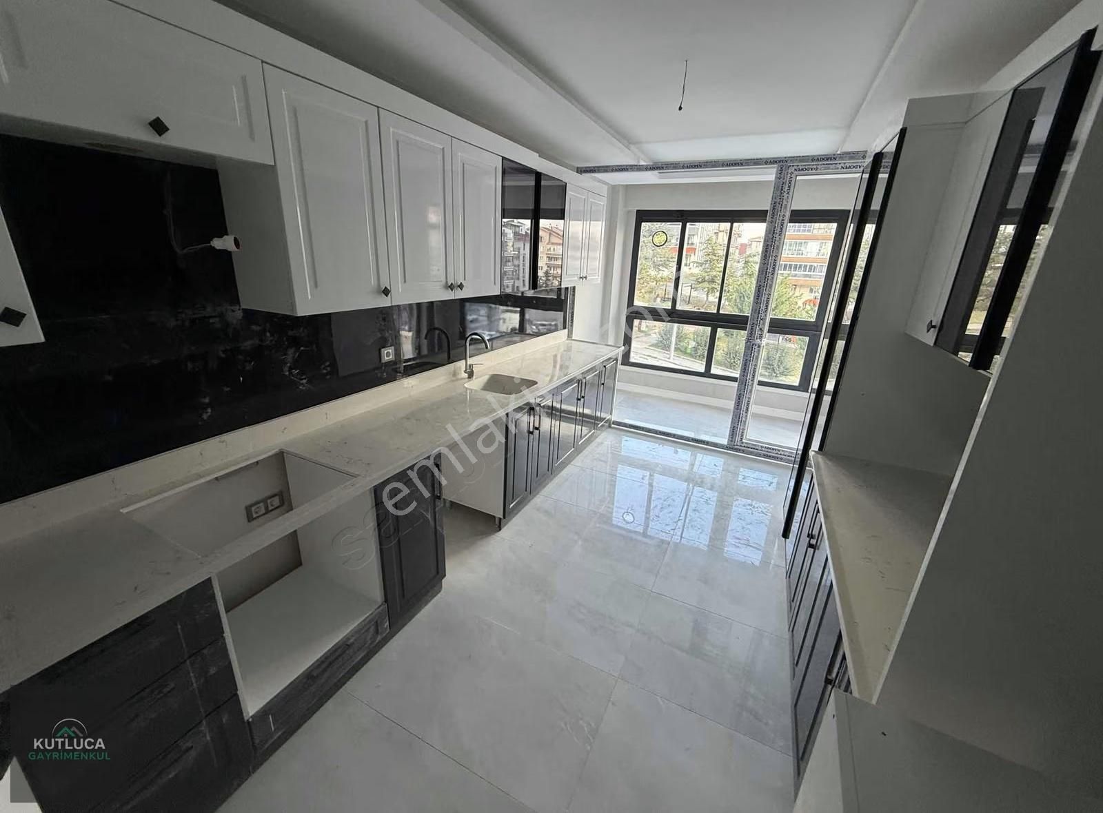 3+1 Cadde Üzeri Sağlık Ocağı Okul Ve Market Yakını Sıfır İskanlı - Görsel 4