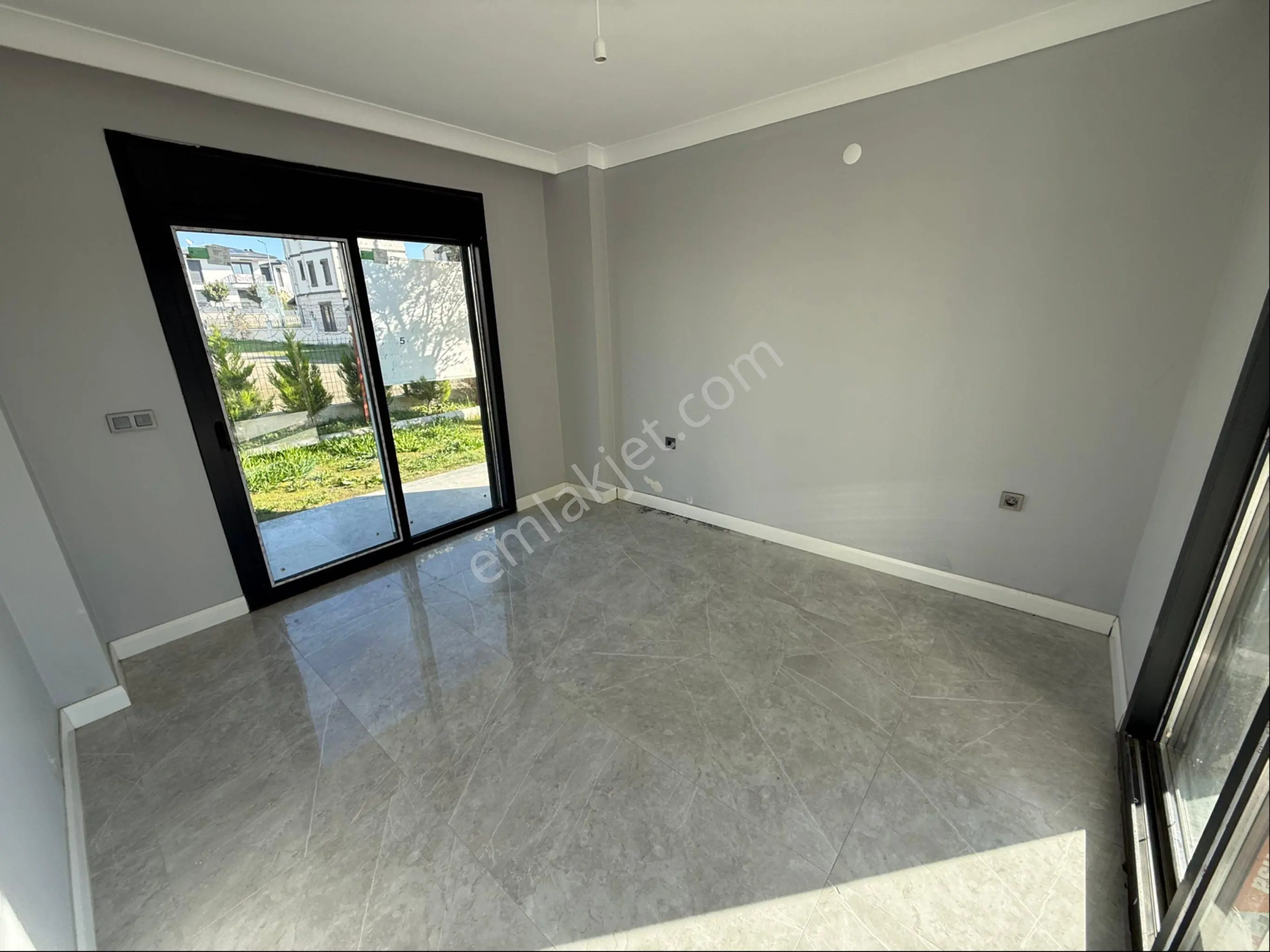 Kale Gayrimenkul’den Güre’de Havuzlu 5+1 Müstakil Satılık Villa - Görsel 3