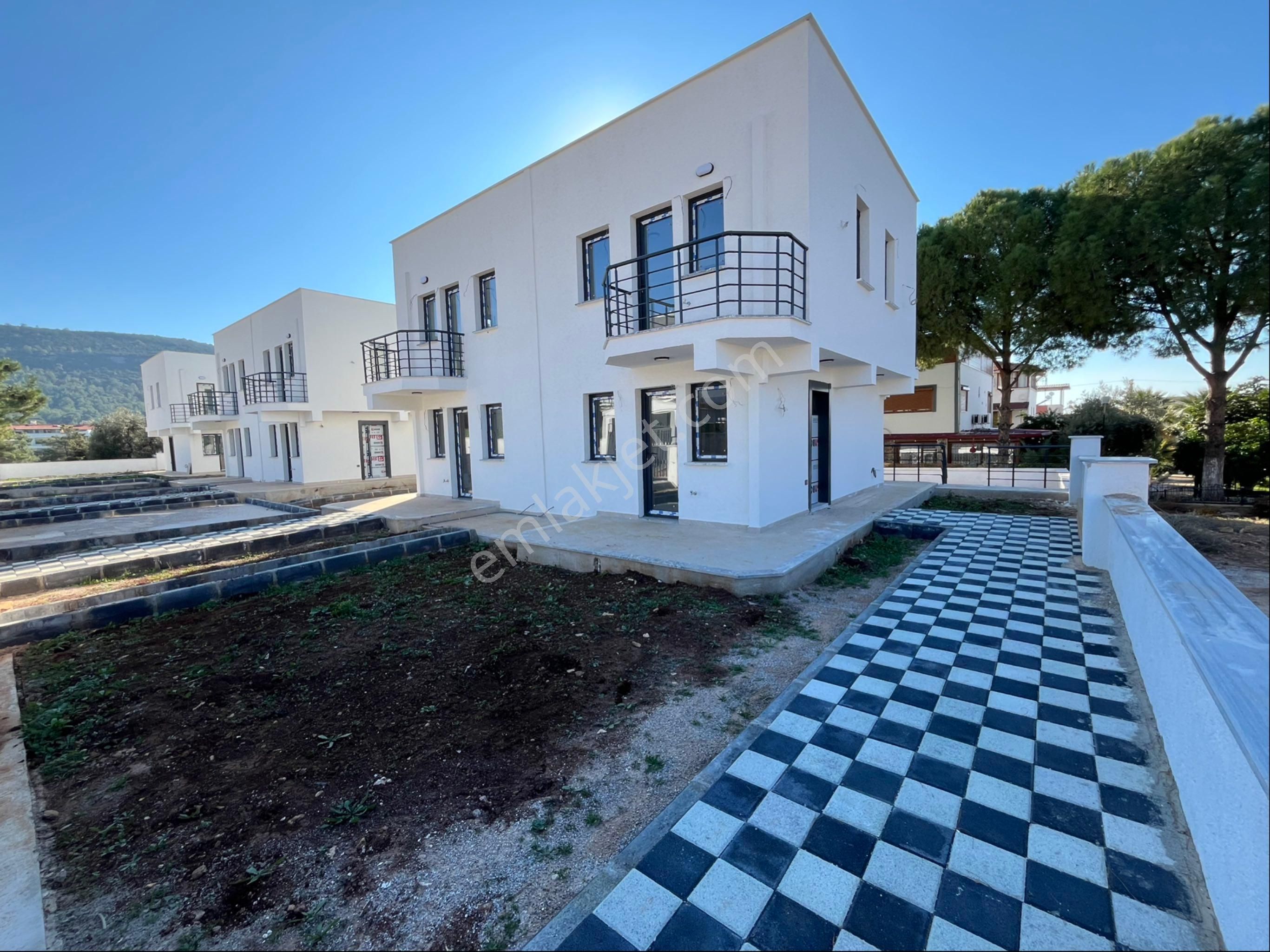 Zirve Gayrimenkul'den Daire Fiyatına Bahçeli Sıfır Bitişik Nizam Villa - Görsel 2