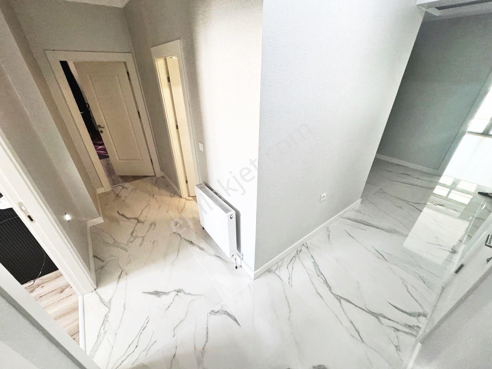 Ovacık'ta Panoramik Açık Cepheli 4+1 Lüks Daire - Görsel 24