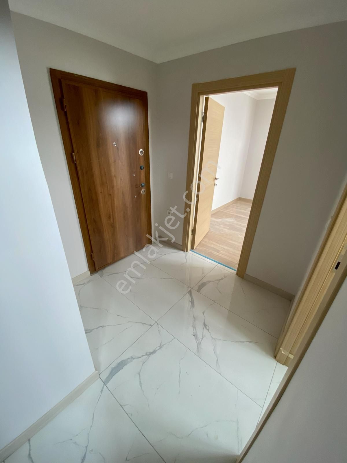 Emlak Dünyasından Küçükyalıda 2 Yıllık Prestijli Binada Geniş Keyifli Teraslı Lüx 3+1 Dublex - Görsel 16