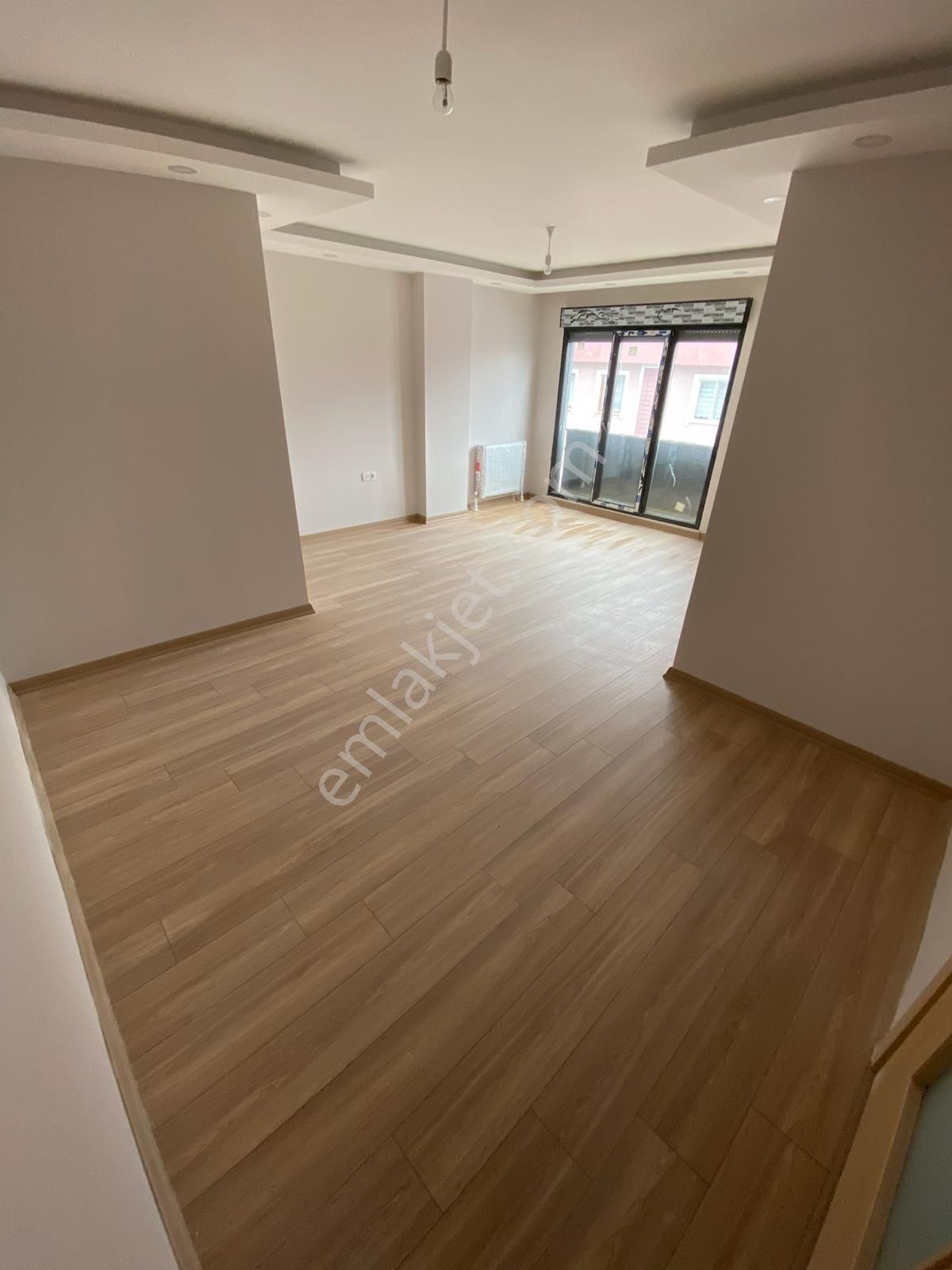 Emlak Dünyasından Küçükyalıda 2 Yıllık Prestijli Binada Geniş Keyifli Teraslı Lüx 3+1 Dublex - Görsel 2