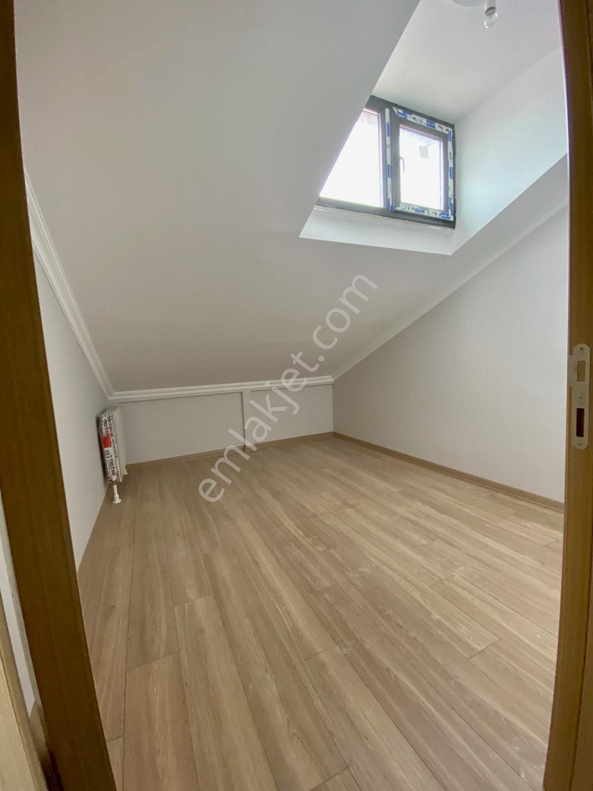 Emlak Dünyasından Küçükyalıda 2 Yıllık Prestijli Binada Geniş Keyifli Teraslı Lüx 3+1 Dublex - Görsel 10