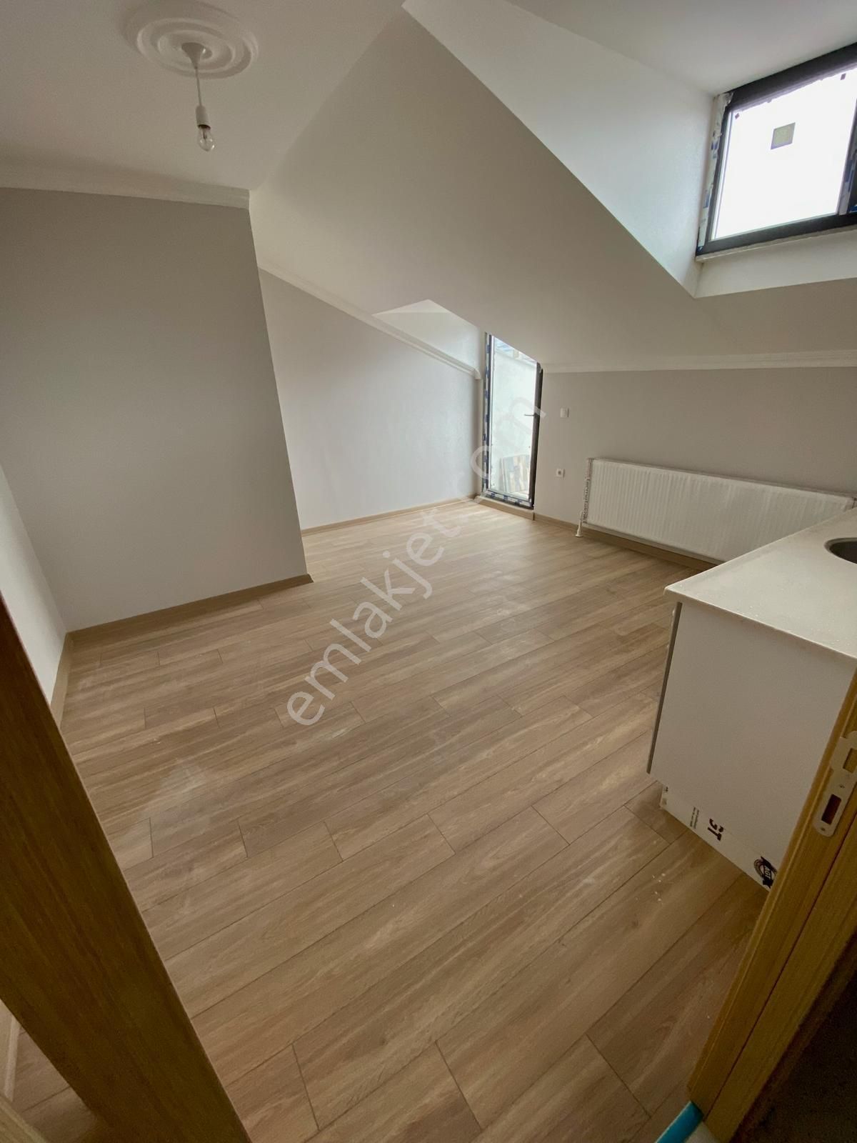 Emlak Dünyasından Küçükyalıda 2 Yıllık Prestijli Binada Geniş Keyifli Teraslı Lüx 3+1 Dublex - Görsel 8