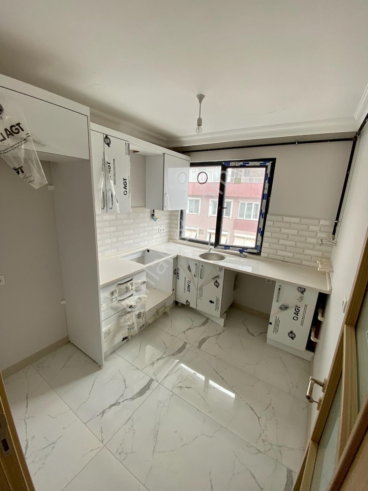 Emlak Dünyasından Küçükyalıda 2 Yıllık Prestijli Binada Geniş Keyifli Teraslı Lüx 3+1 Dublex - Görsel 11