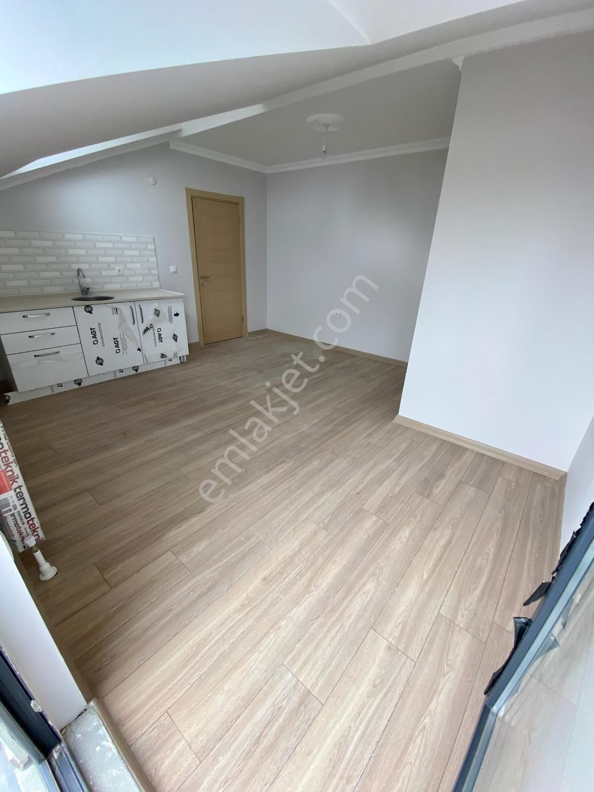 Emlak Dünyasından Küçükyalıda 2 Yıllık Prestijli Binada Geniş Keyifli Teraslı Lüx 3+1 Dublex - Görsel 7