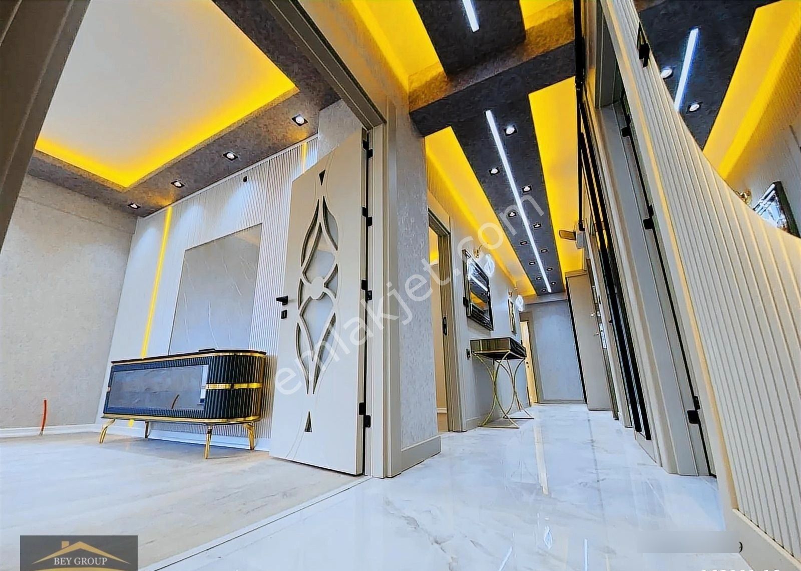 Bulvar'da Satılık Tasarım Harikası Lüks Yapılı Masrafsız Daire