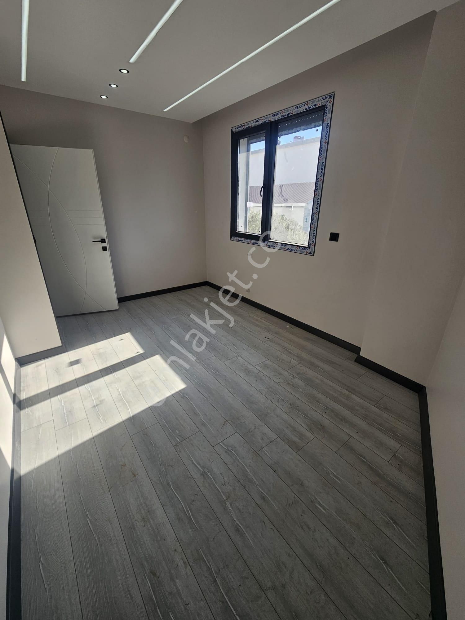 Hisar Mahallesi’nde Deniz Manzaralı Sıfır Villa Geniş Bahçeli | Teraslı | Modern | 3+1 - Görsel 16