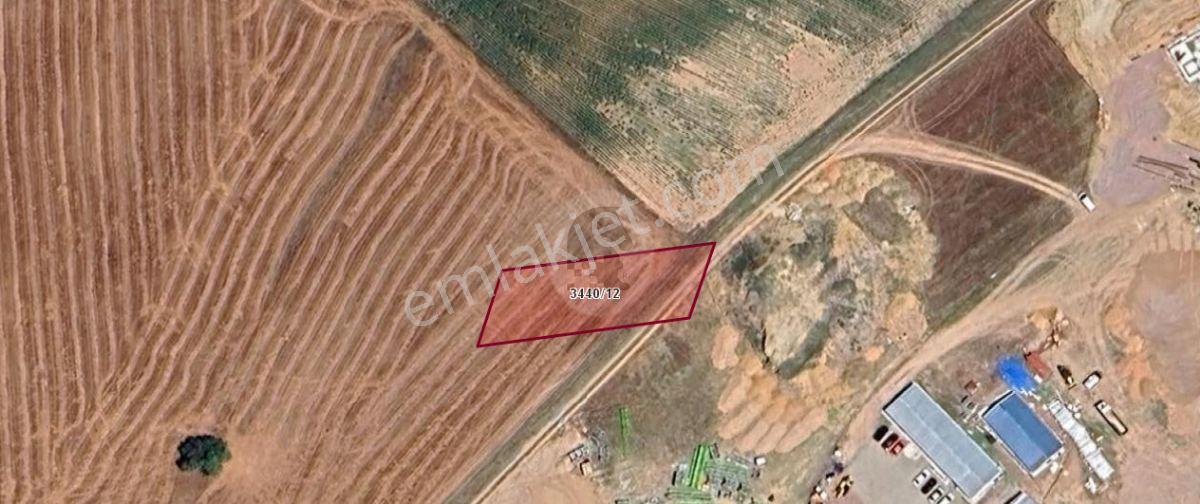 Muhittin Mahallesi Toki Konutlarında 872 M2 Arsa P.no: 1531 En