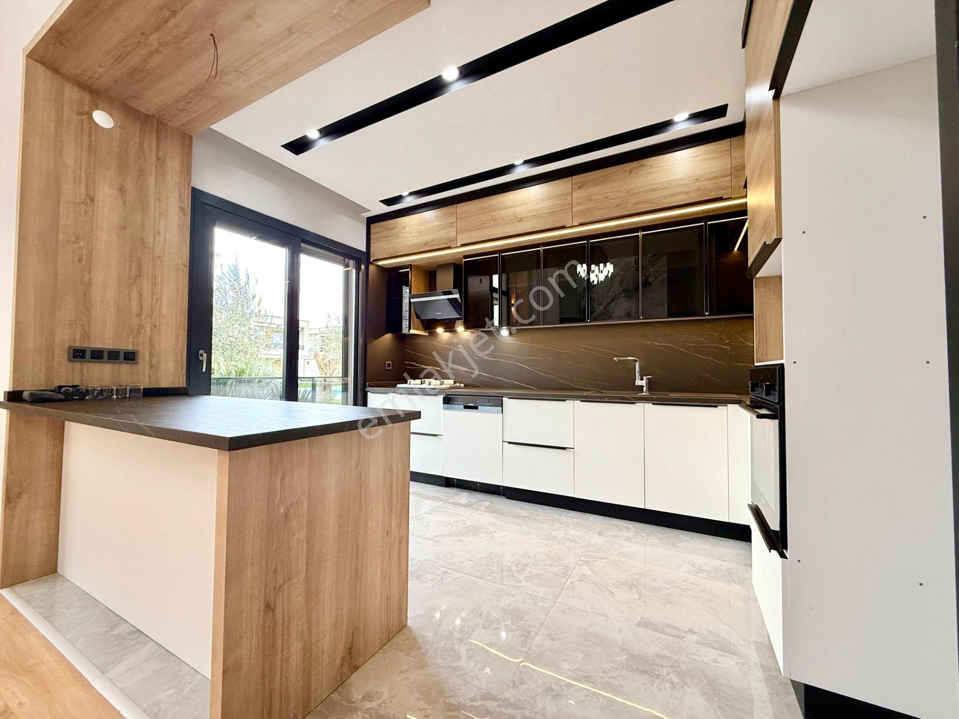 ▶ ▶ Akçay Körfez'den Denize 100 Metre Loft Mimarili Sıfır Satılık 4+1 Müstakil Villa - Görsel 7