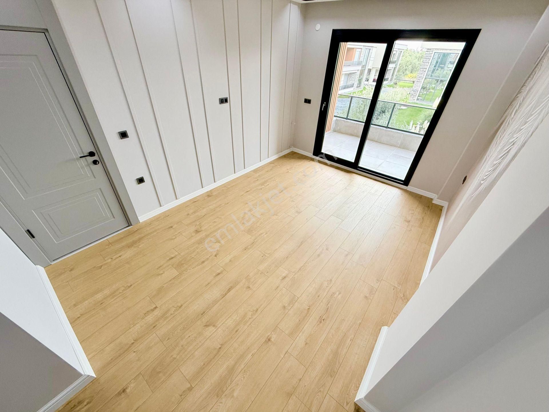 ▶ ▶ Akçay Körfez'den Denize 100 Metre Loft Mimarili Sıfır Satılık 4+1 Müstakil Villa - Görsel 19