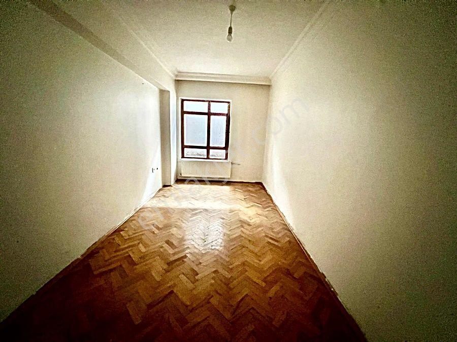 Kuşcağız Mahallesi'nde Cadde Üzerinde 3+1 Daire! - Görsel 12
