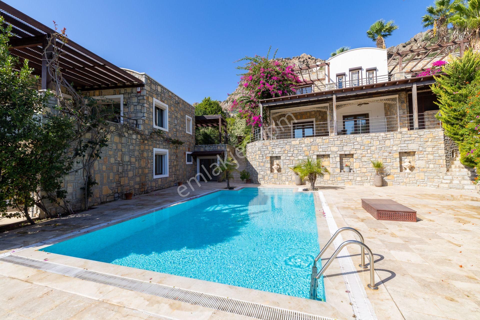 Bodrum Türkbükü Deniz Manzaralı Satılık Villa - Görsel 2